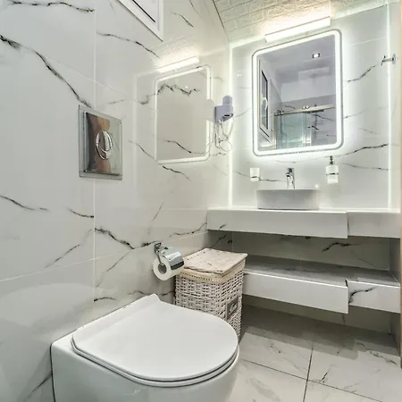 Dennis Center Elegant Закинтос